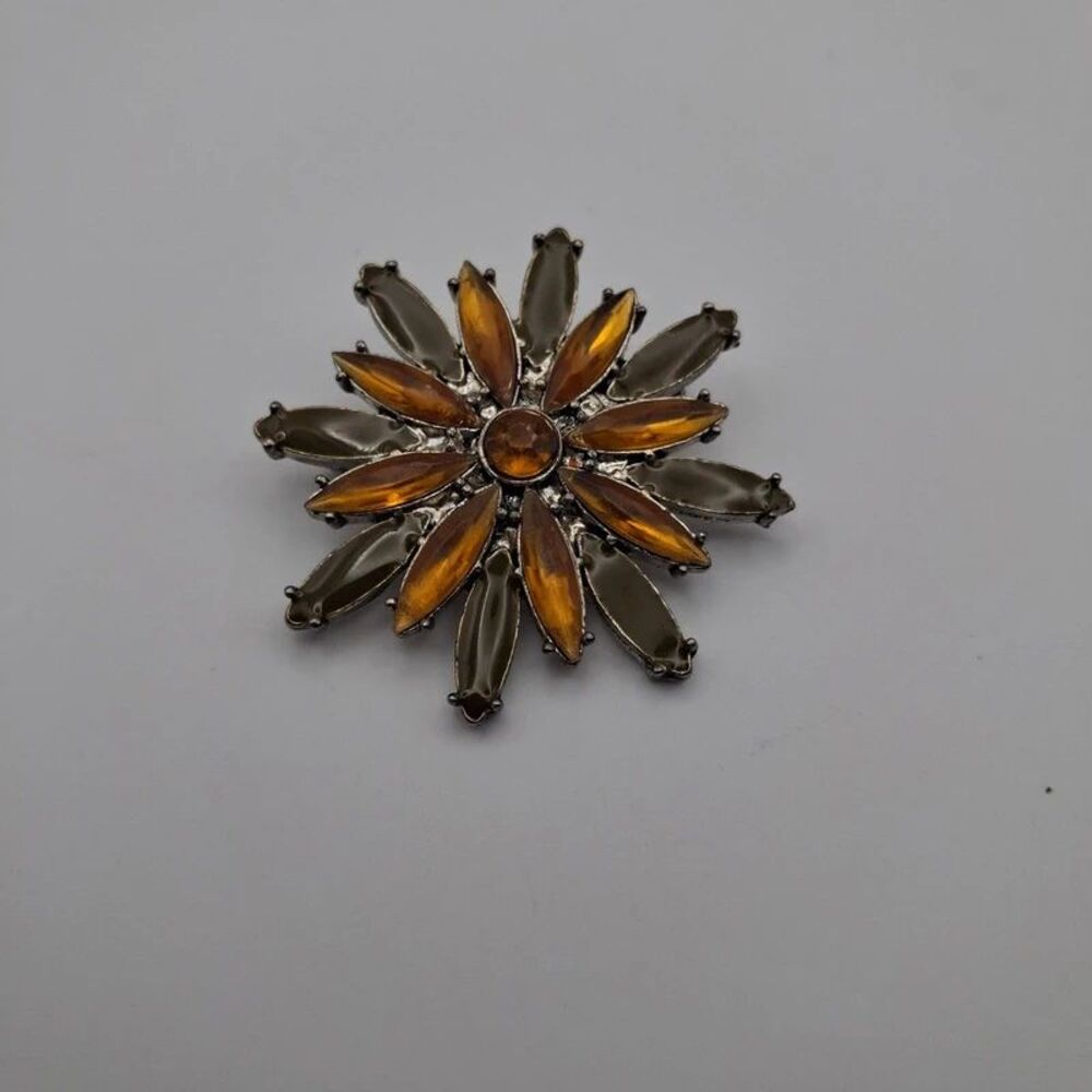 Vintage orange Starburst brooch